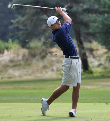 Humphrey Races to 18-hole lead at Carter Cup